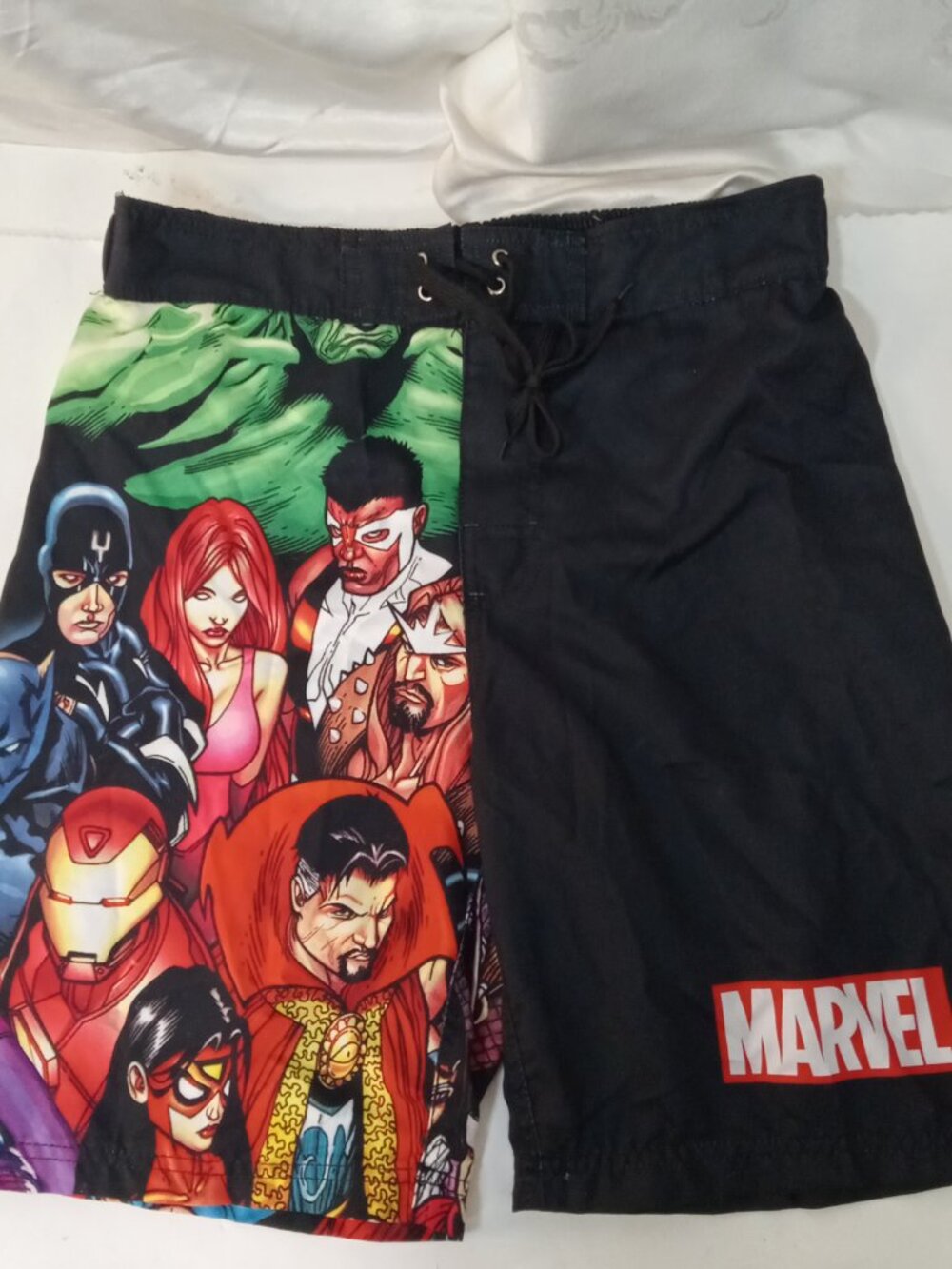 Marvel Shorts Mens Medium Multicolor Avengers Swim Trunks Elastic Waist Lined